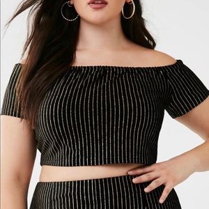 Forever 21 black/silver velvet crop top size Lg